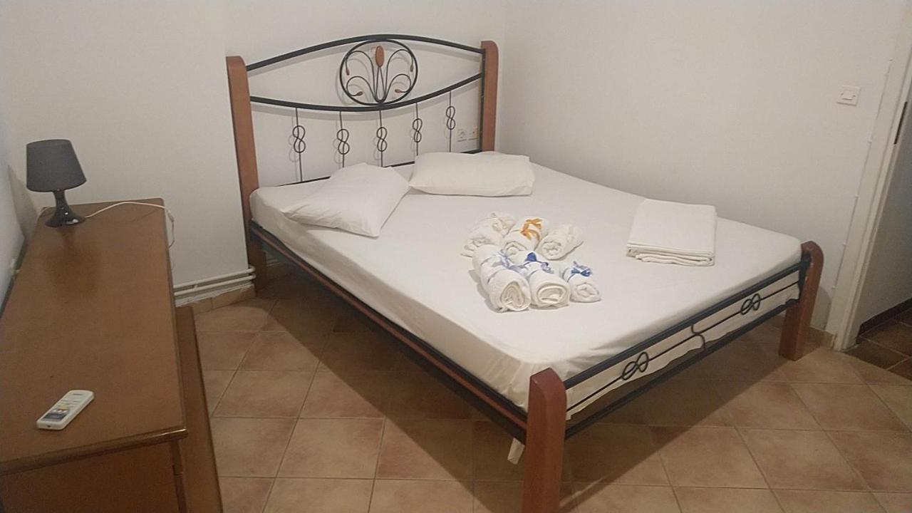 Το Πετρινο Villa Agia Marina Mikrolimanou Bagian luar foto